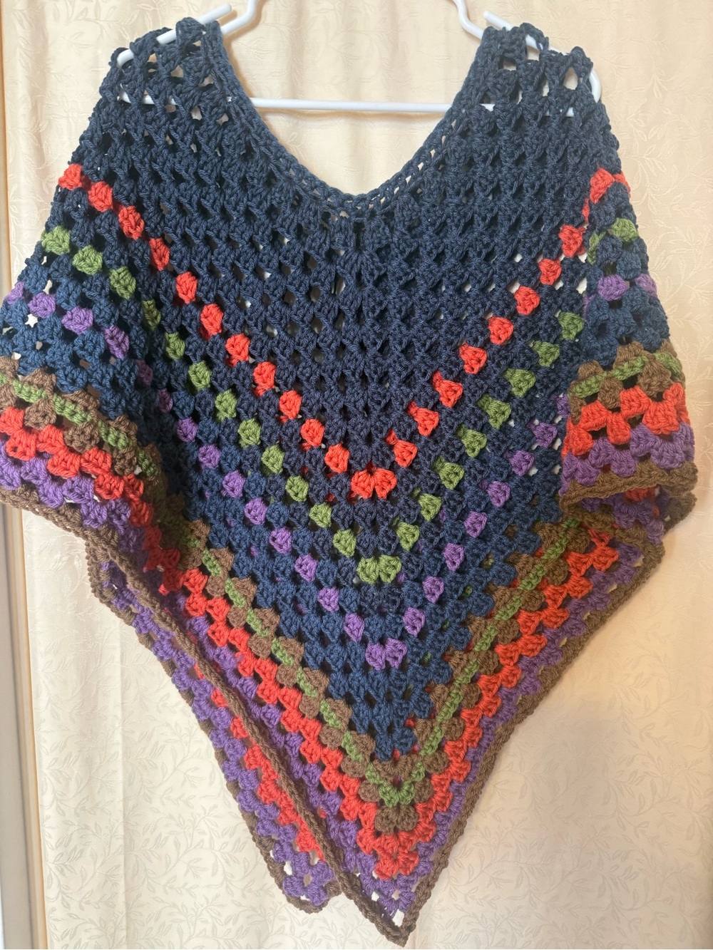 Fall crochet Poncho Sweater, Winter Wear, Women’s size Large Multi Fall Colors